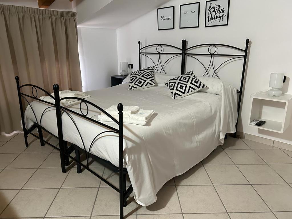 B&B Casa Letizia Trentinara ภายนอก รูปภาพ